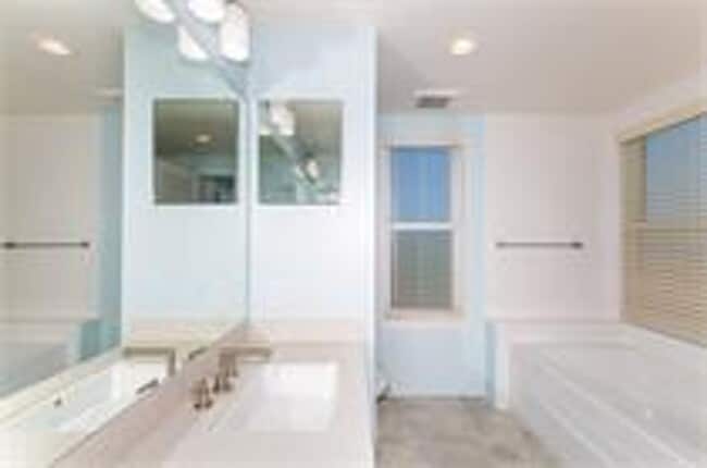 Building Photo - Live in the Heart of Kailua Town in this rarely available end unit!