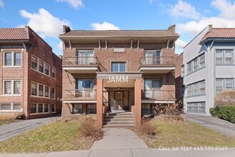 Building Photo - 2773 Hampshire-Unit 4