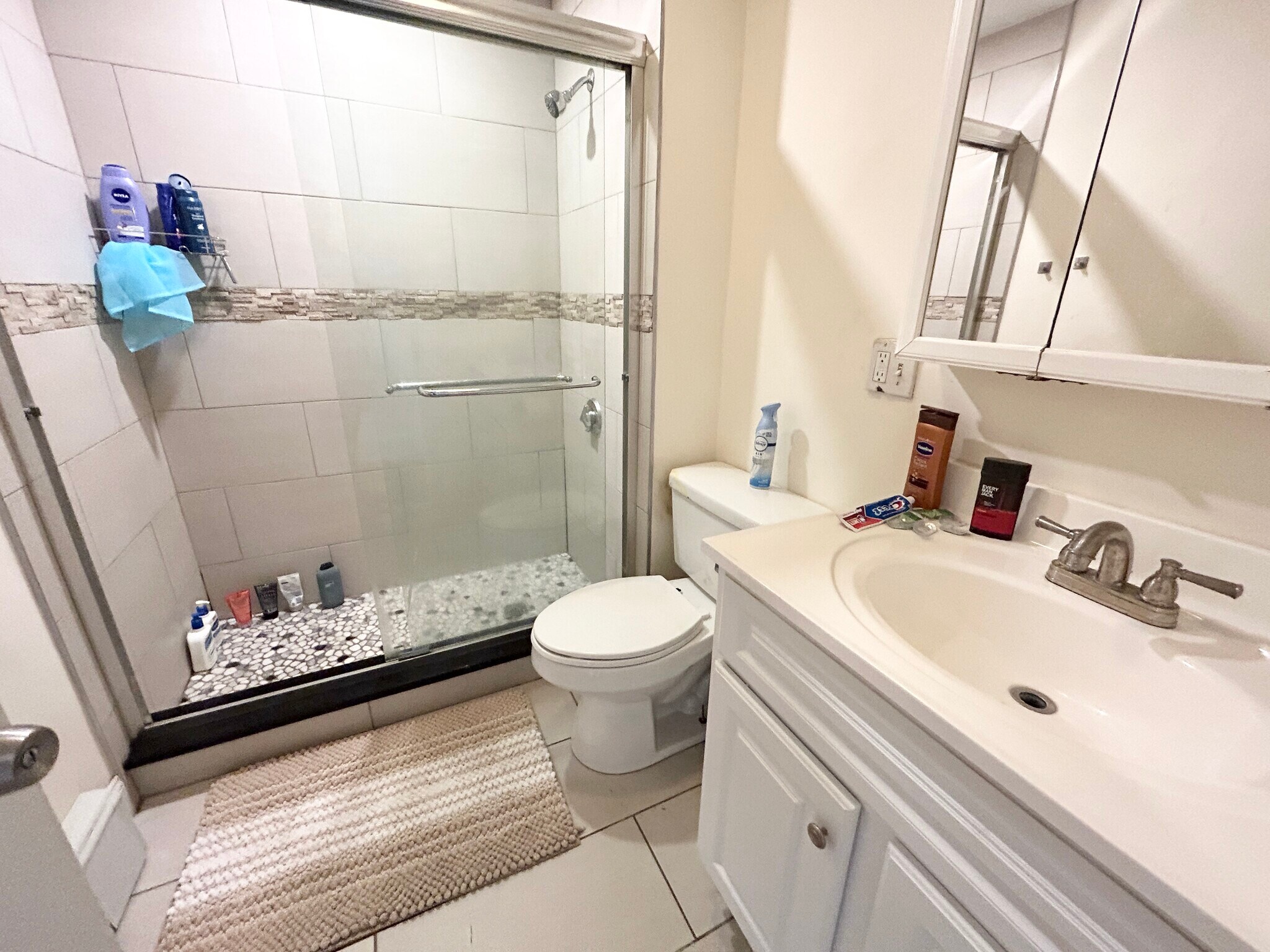 Building Photo - 72 Calumet St