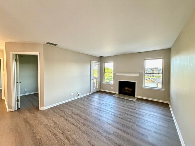 Building Photo - 127 Glengarry Dr