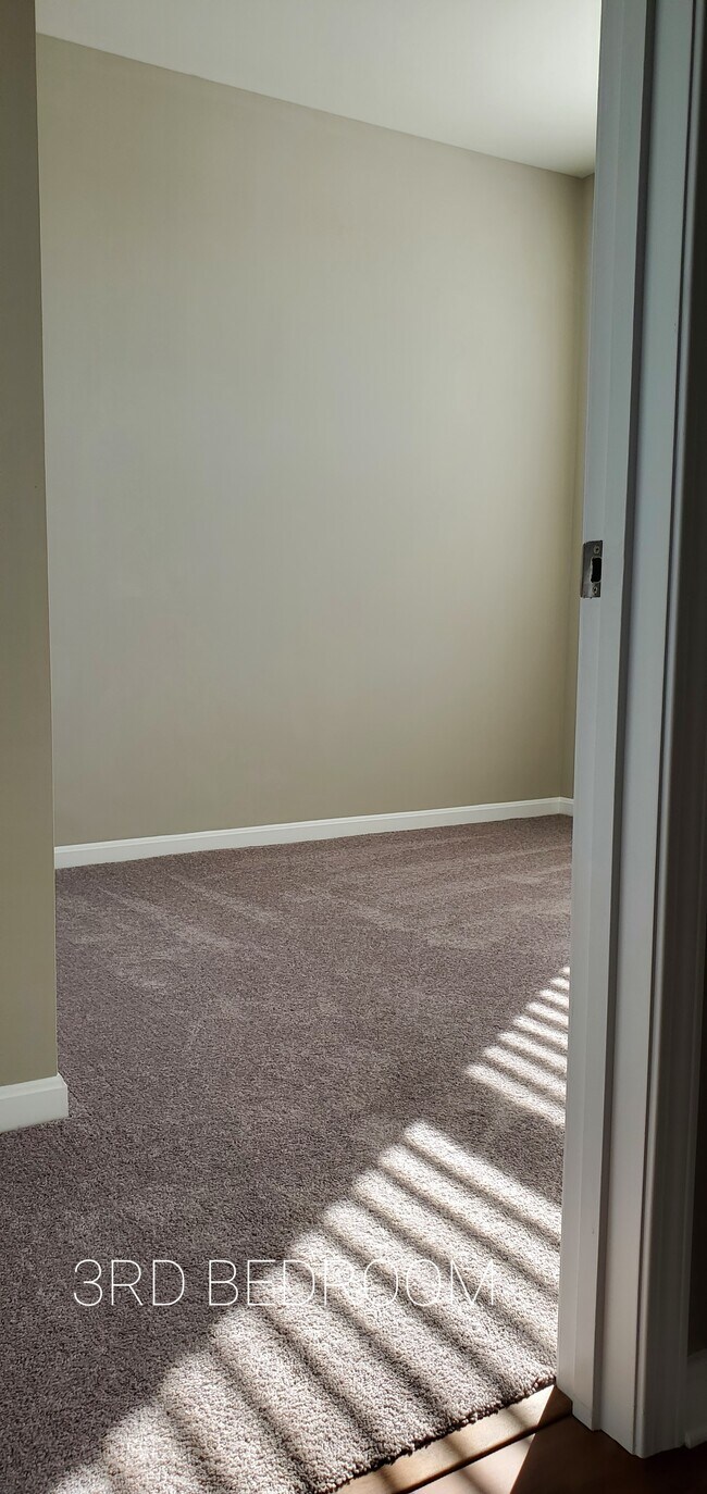 Building Photo - 3800 Misty Grove Ct