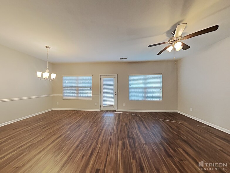 Building Photo - 2269 Wentworth Park Dr
