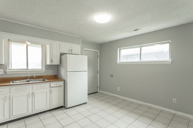 Building Photo - 3976-3976 Arbor Pl Ln