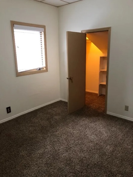 Building Photo - 1125 E Broadway St