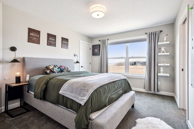 Building Photo - 2275 Lakeshore Point Dr N E