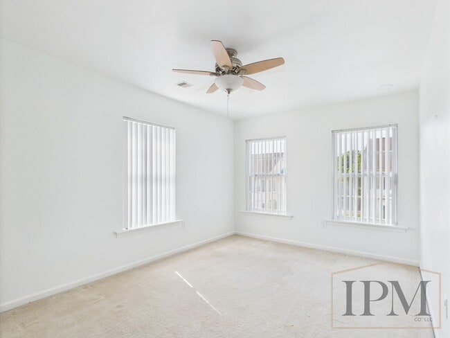 Building Photo - Available Now - 3 Bedroom Home in Dallasto...