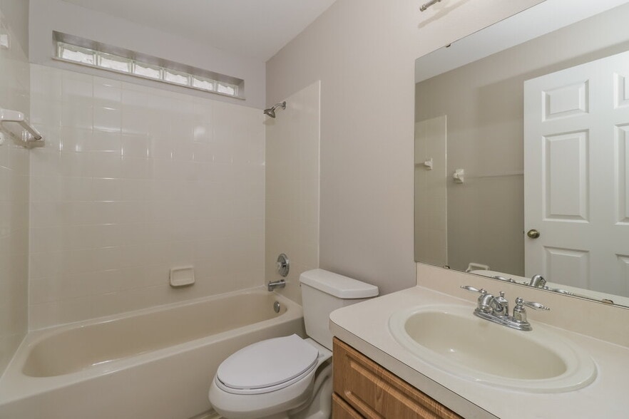 Building Photo - 28651 Seashell Ct