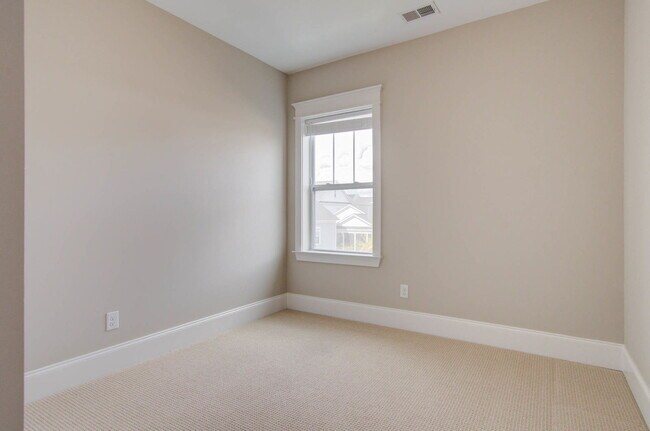 Building Photo - 1636 Juliana St