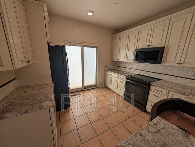 Building Photo - 12612 Carmel Ct NE