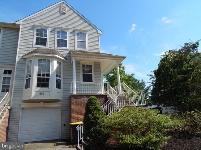 Building Photo - 862 N Waterford Ln