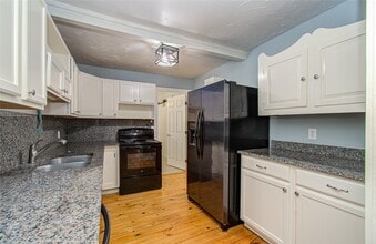 Building Photo - 15510 Cypress Garden Dr