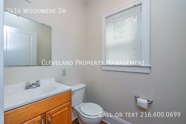 Building Photo - 2414 Woodmere Dr