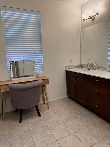 Building Photo - 5020 Verdugo Way