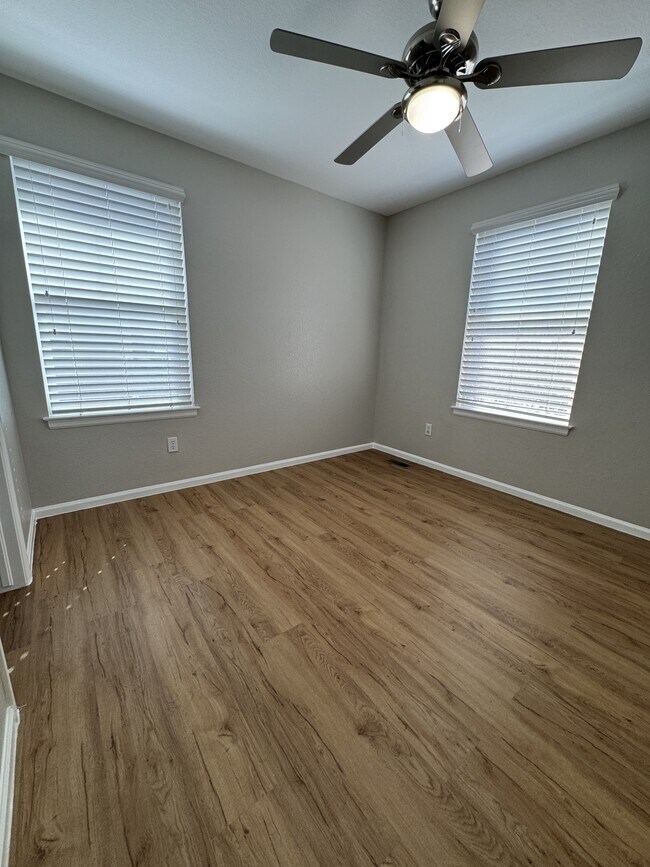 Building Photo - 1416 S Ensenada St