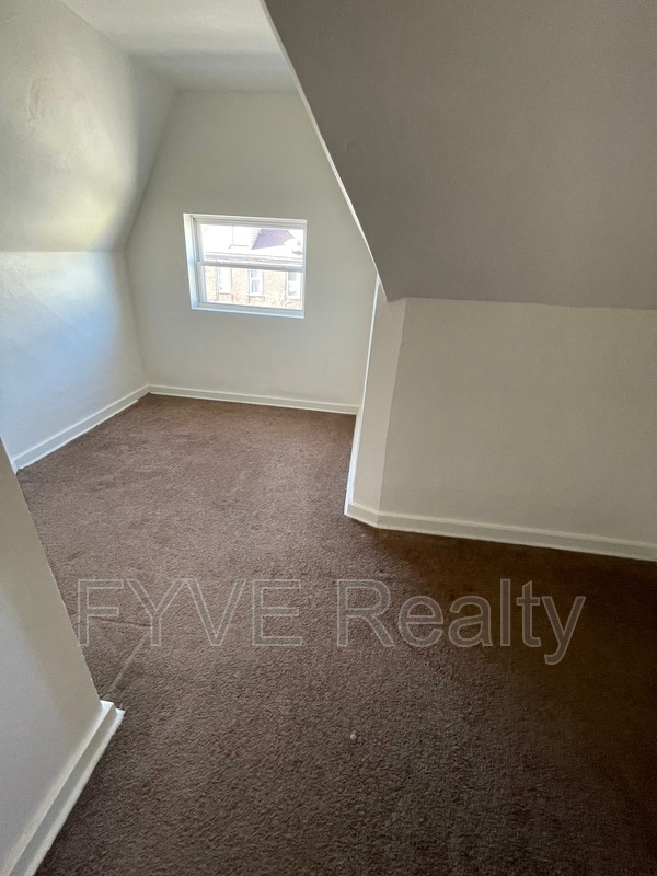 Building Photo - 489 Norton St