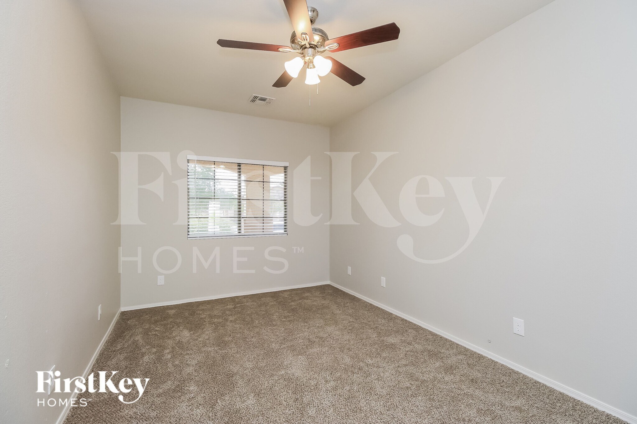 Building Photo - 1232 E Omega Dr