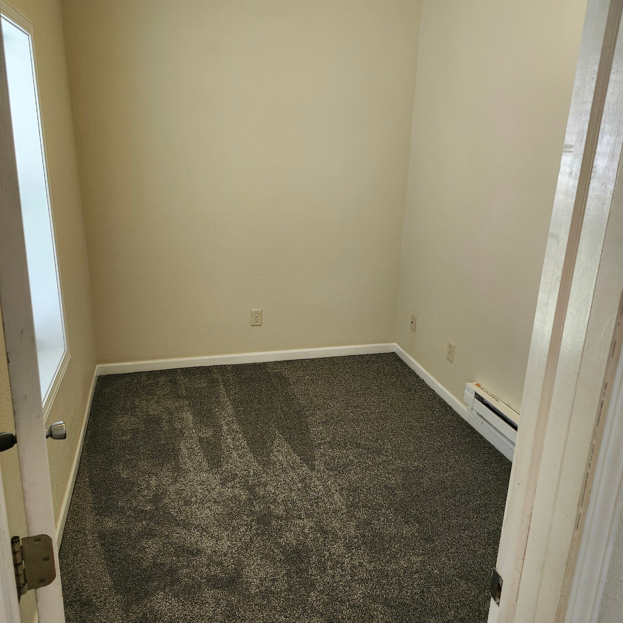 bedroom 2 - 110 Niagara St