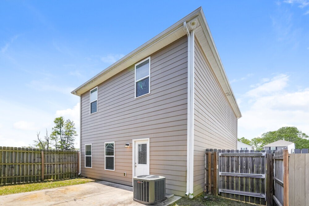 Building Photo - 1327 Rutherford St