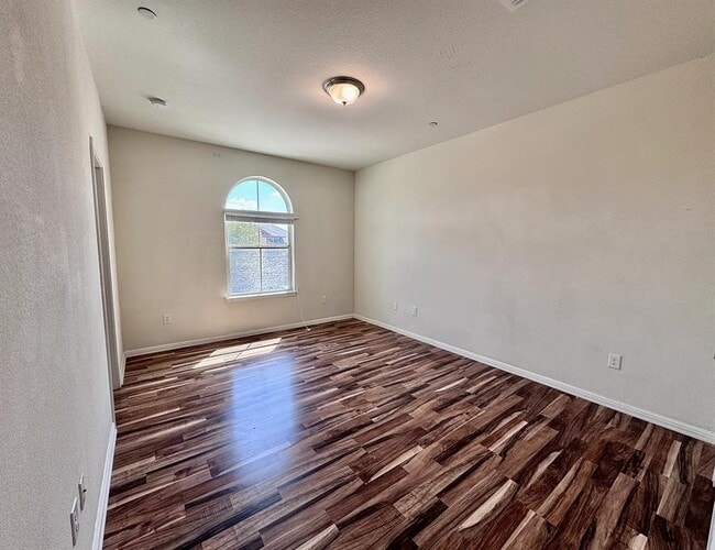 Building Photo - 1001 Zodiac Ln