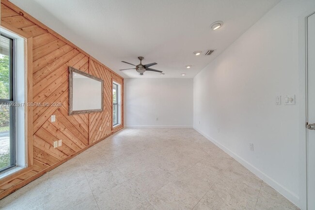 Building Photo - 7320 SW 100th Ct