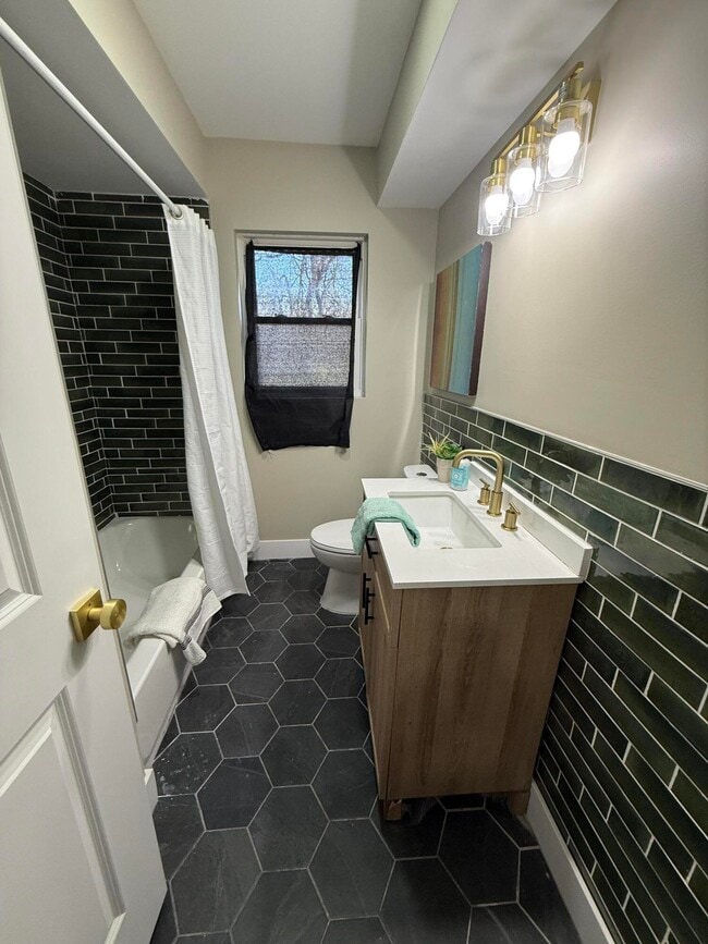 Building Photo - 16540 Marlowe St