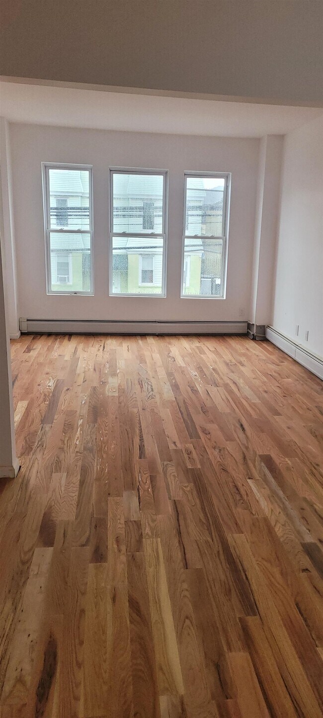 Building Photo - 500 Hawthorne Ave