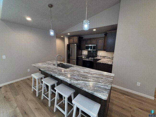 Building Photo - 2607 E Sunburst Dr