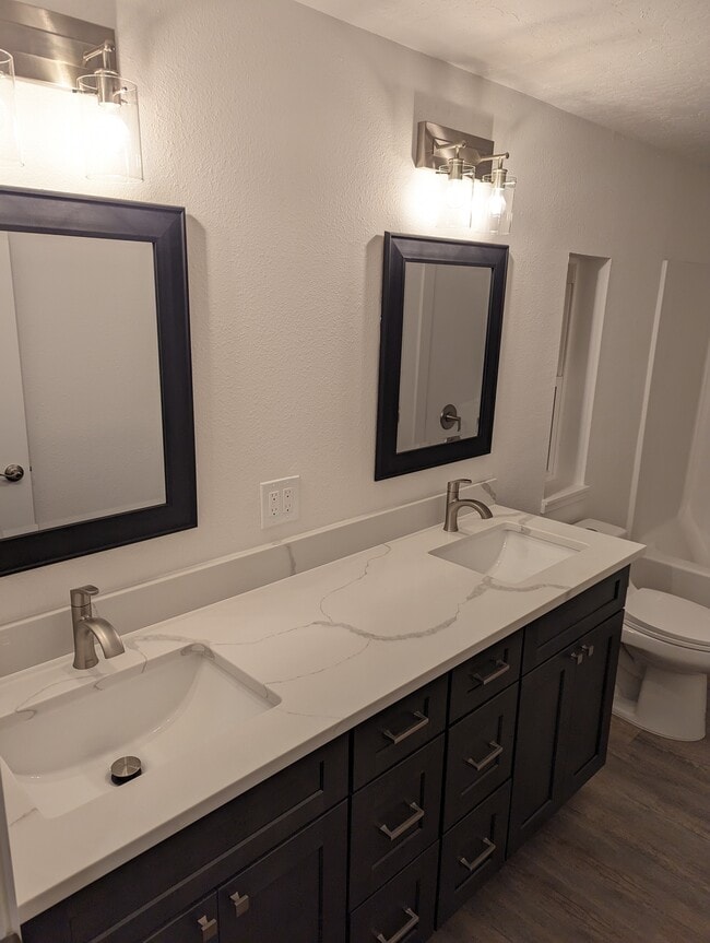 Building Photo - 16867 Whittier Dr