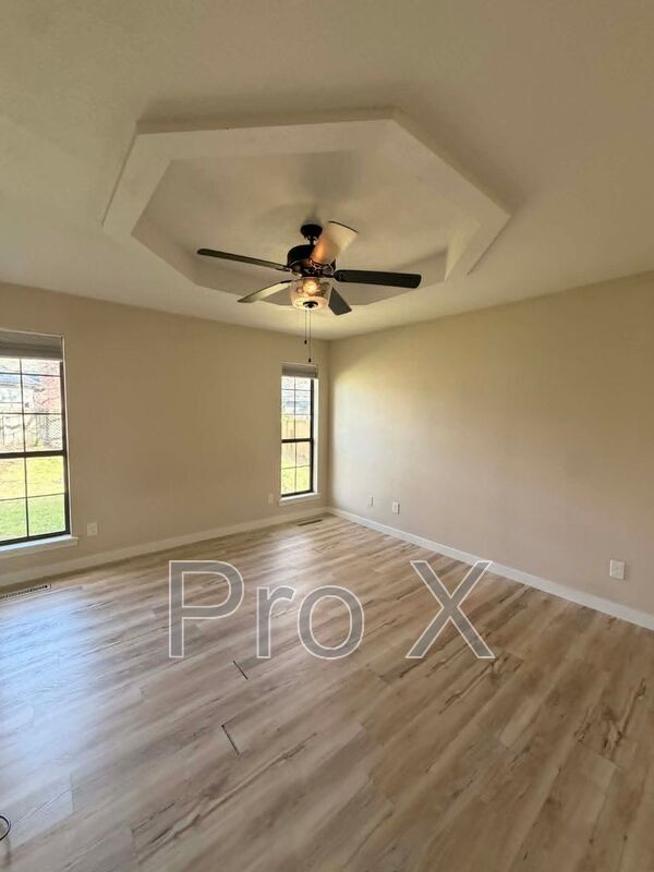 Building Photo - 2809 N Chandler Ave