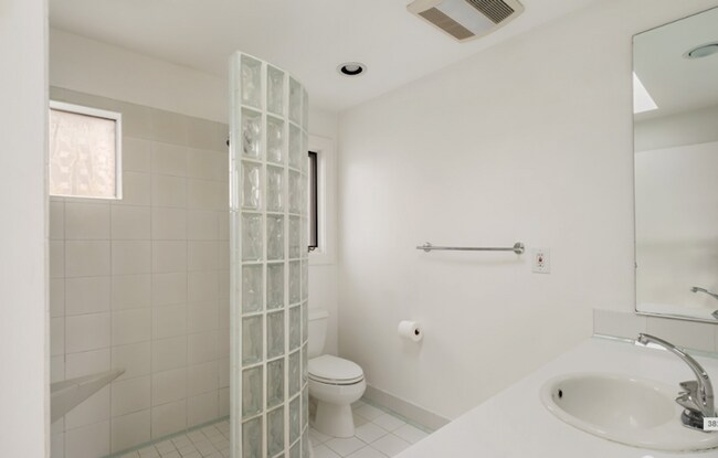 Building Photo - Wallingford Home