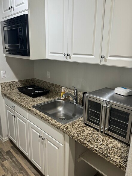 Building Photo - 34882 Kingsnake Ave