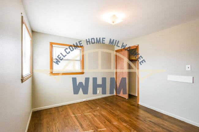 Building Photo - 5921 N 69th St