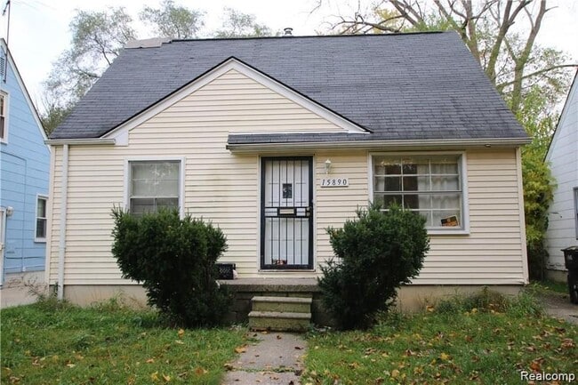 Building Photo - 15890 W Parkway St