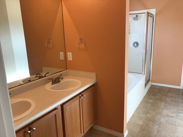 Building Photo - 2737 Breezy Point Cove