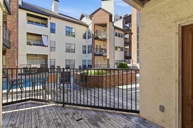 Building Photo - 3001 Cedar St