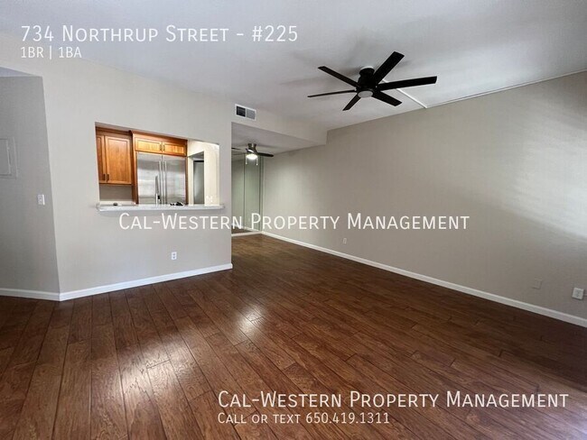 Building Photo - 734 Northrup St