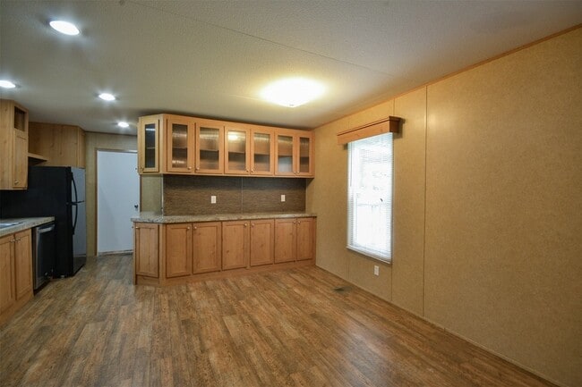Building Photo - 136 Birchwood Dr