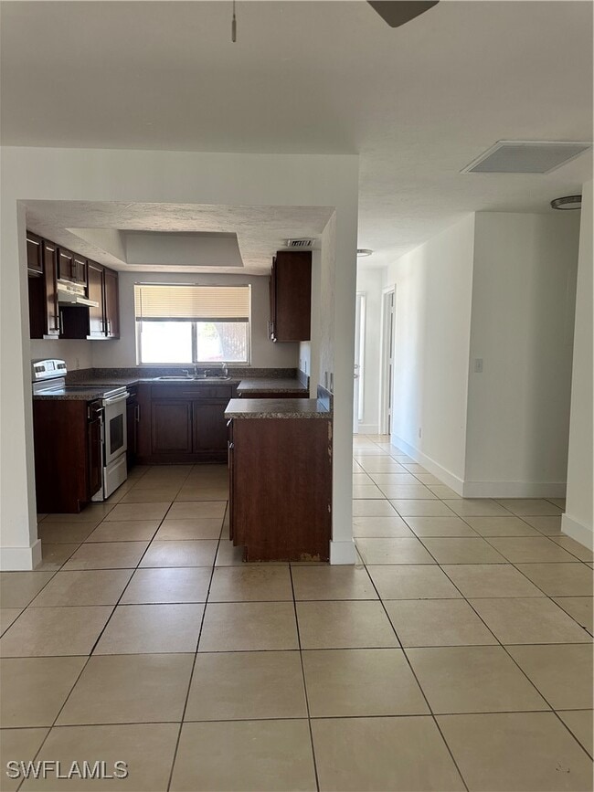 Building Photo - 2105 SE 15th Pl