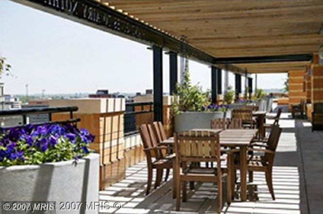 Wrap around roof seating - 400 Massachusetts Ave NW