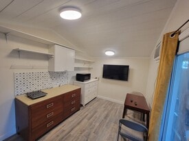 Building Photo - 11001 Darby Ave