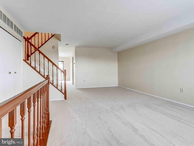 Building Photo - 18 Clinton Hill Ct