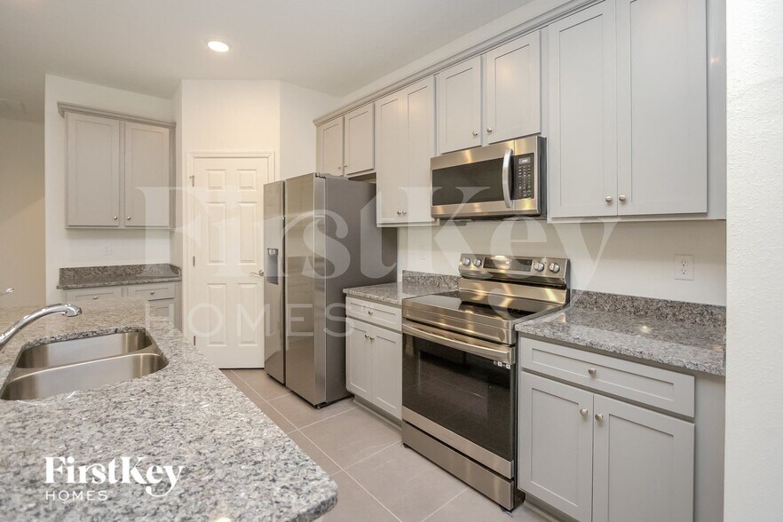 Building Photo - 356 Corbel Ln