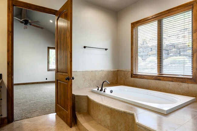 Building Photo - 4368 W Jeremy Woods Dr