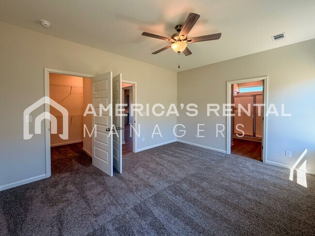 Building Photo - Modern Single Level Living at Havenridge! Sign a 13-month lease by 5/15/2026 and receive a leasin...