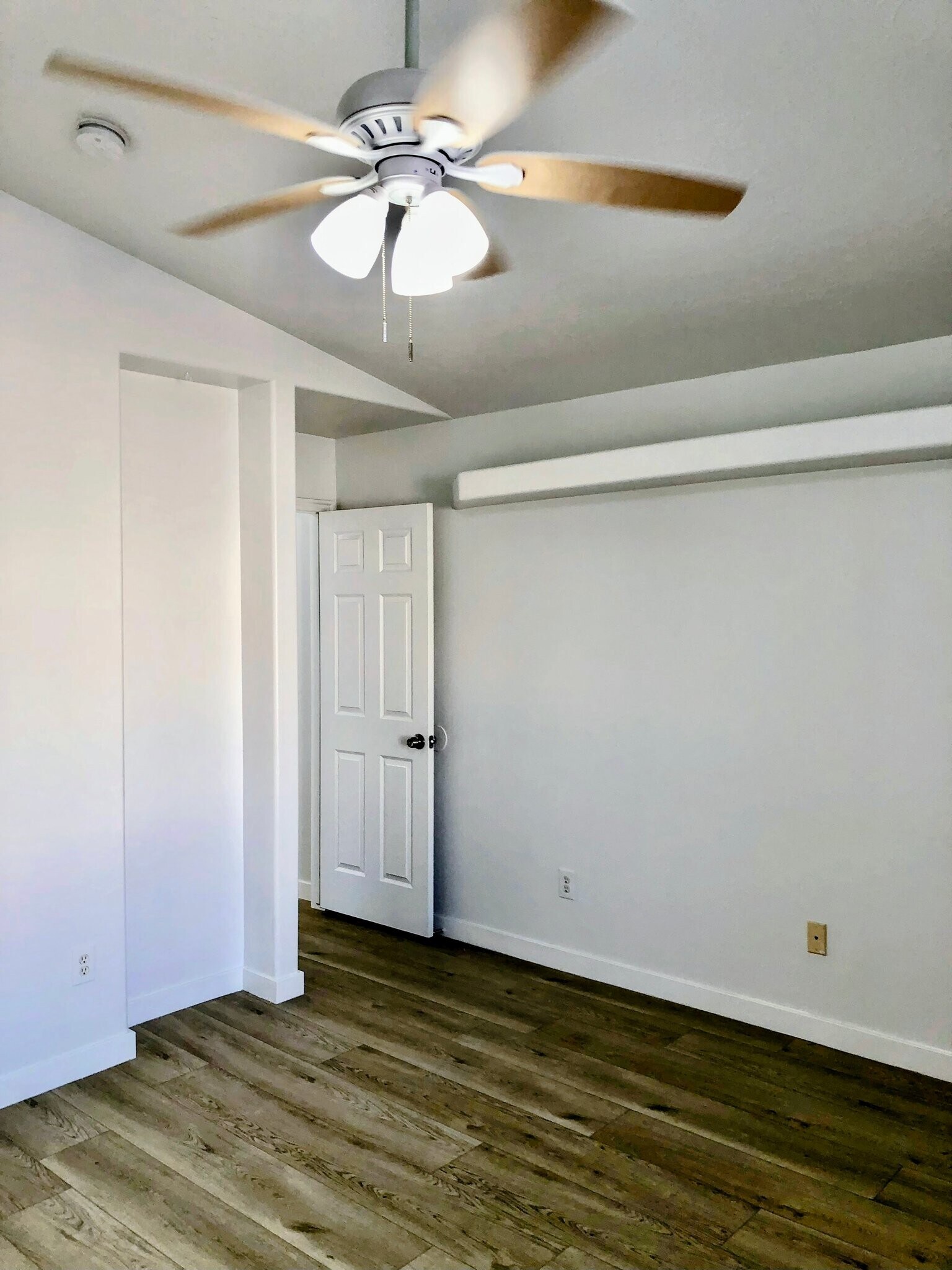 Building Photo - 2099 E Middleton Dr