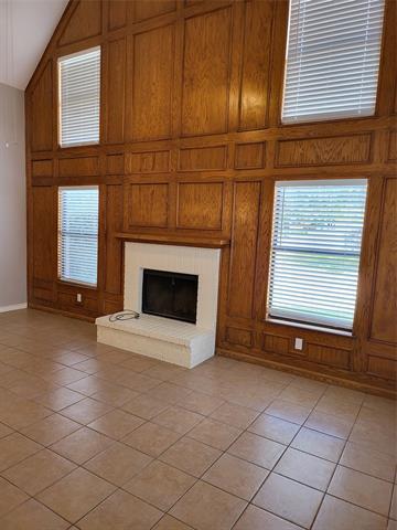 Building Photo - 3335 Briaroaks Dr