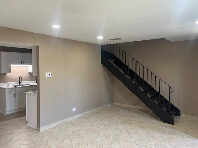 Building Photo - 1863 Jamestown Cir