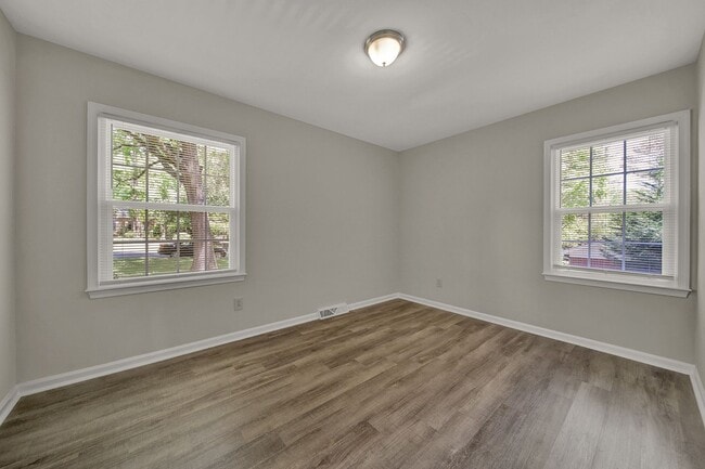 Building Photo - Wonderful Home Near Downtown Matthews!
