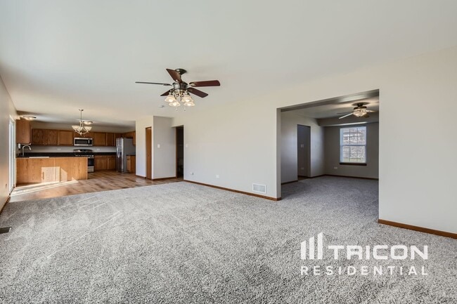 Building Photo - 3501 Stone Creek Dr