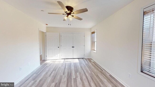 Building Photo - 40750 King Dr